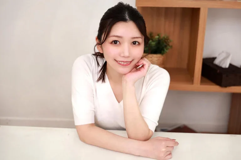戸川なみ　8K人妻